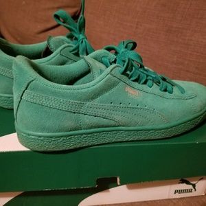 Green suede Puma